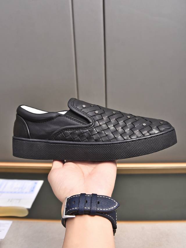 烫钻套脚系列 Botteg* Venet* 高端精品 Size：38-44 45定做 Bv新品，头层牛皮人工编织经典风格与当代时尚气质和谐交融，橡胶鞋底轻便灵活